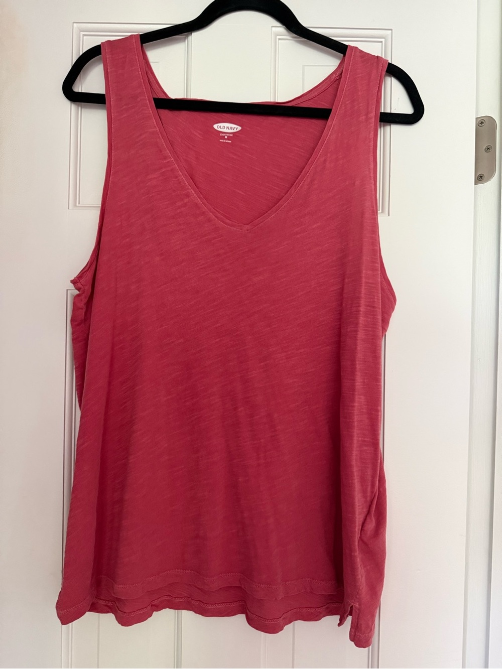 Old Navy EveryWear Coral Pink V-Neck Tank Top Women’s Medium